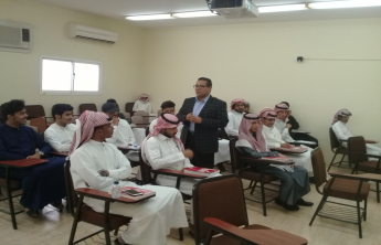 Al-Kharj Community College familiarises its students with how to prepare an awareness film