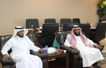 The dean held a meeting with the administration and financial affairs general director