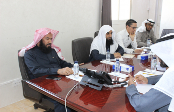 Dean of Admissions and Registration pays a visit to the Community College of Al-Kharj