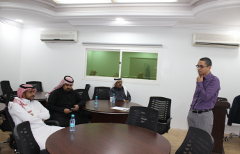Employees at the Community College of al-Kharj receive training in work behaviour
