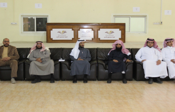 Dean of the Community College of al-Kharj meets faculty members