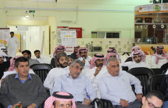 Dean of the Community College of al-Kharj meets the students of the Occupational Health and Safety Programme