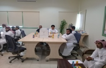 Students of the Community College of al-Kharj pay a visit to the Entrepreneurship Institute in Kharj