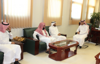 Community College of al-Kharj honours vice-rector for Quality and Developm