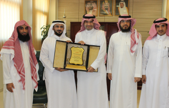 Community College of al-Kharj honours vice-rector for Quality and Developm