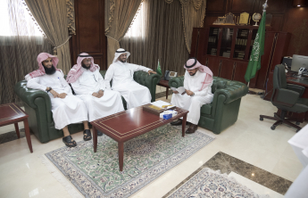 University rector receives the annual report of the Community College of al-Kharj