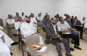 Dean of the Community College of al-Kharj meets the faculty members