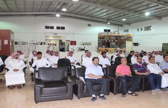 Dean of the Community College of al-Kharj meets the OHS students