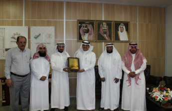 The University Rectorate receives the annual report for the Community College of al-Kharj
