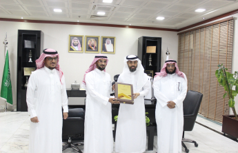 The University Rectorate receives the annual report for the Community College of al-Kharj