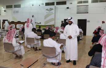 The Dean of ACC supervises the commencement of the final exams